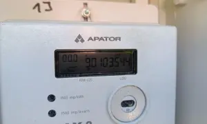 Cyfrowy licznik energii elektrycznej Apator. Numer odczytu: 90103544. Jak odczytać licznik prądu Tauron? To proste!