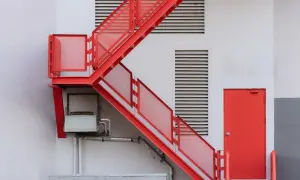 Ile zbrojenia na schody? Kluczowe informacje, które musisz znać