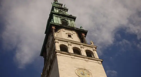 Ile schodów ma wieża na Jasnej Górze? Zaskakujące fakty i wyzwania