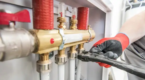 Zawór dopuszczający wodę do CO – jak uniknąć problemów z instalacją