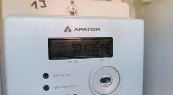Cyfrowy licznik energii elektrycznej Apator. Numer odczytu: 90103544. Jak odczytać licznik prądu Tauron? To proste!
