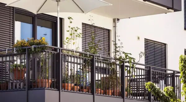 Jak skutecznie pomalować balustradę metalową i uniknąć rdzy