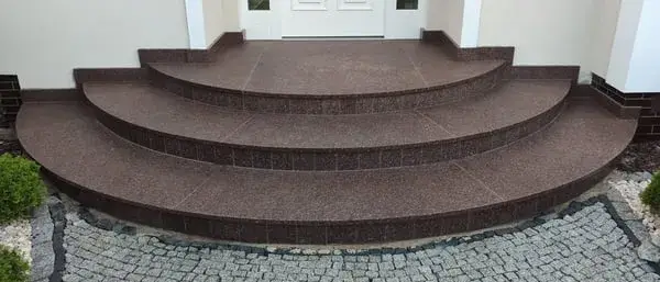 Ile kosztują schody z granitu? Poznaj ceny i ukryte wydatki