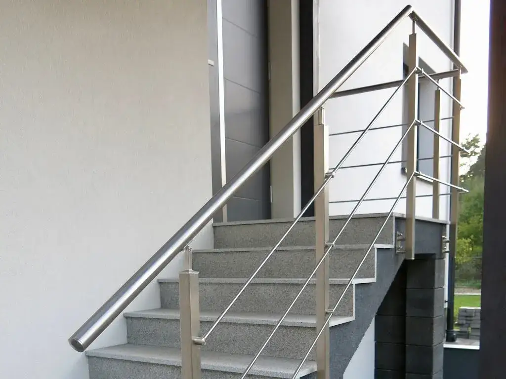 Zdjęcie Wysokość balustrady na schody – sprawdź, aby uniknąć błędów budowlanych