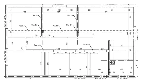 Plan konstrukcyjny z wymiarami, słupami i oznaczeniami elementów, typowy dla projektu cad.